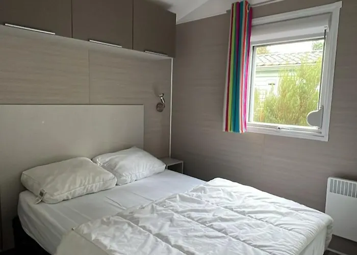 Mobil 220 Amenage 2 4 Etoiles